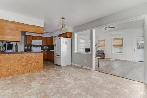 606 W 3rd St, Delavan, IL 61734 photo 10