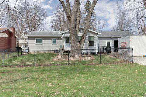 606 W 3rd St, Delavan, IL 61734 photo 2