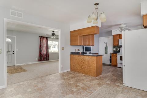 606 W 3rd St, Delavan, IL 61734 photo 7