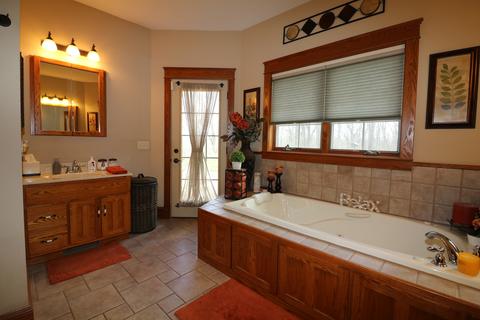 16682 Parnell Rd, Dewitt, IL 61735 photo 42
