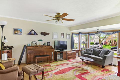 1106 Webster Ln, Des Plaines, IL 60016 photo 3