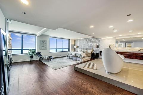 180 E Pearson St #7101, Chicago, IL 60611 photo 17