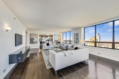 180 E Pearson St #7101, Chicago, IL 60611 photo 3
