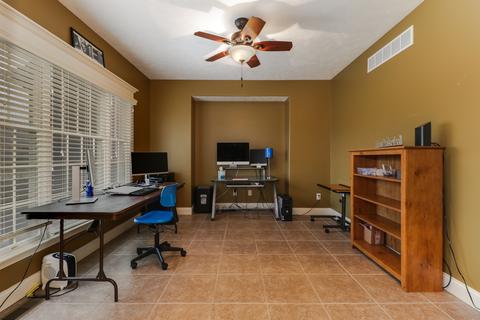 8 Brookline Ct, Bloomington, IL 61705 photo 7