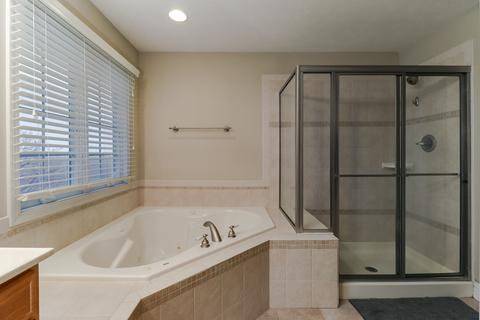 8 Brookline Ct, Bloomington, IL 61705 photo 33
