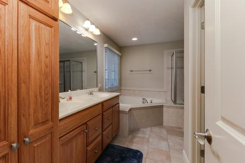 8 Brookline Ct, Bloomington, IL 61705 photo 32