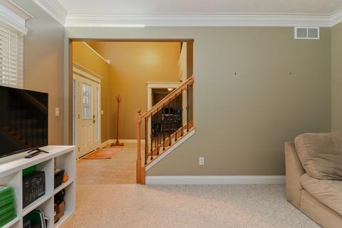 8 Brookline Ct, Bloomington, IL 61705 photo 6