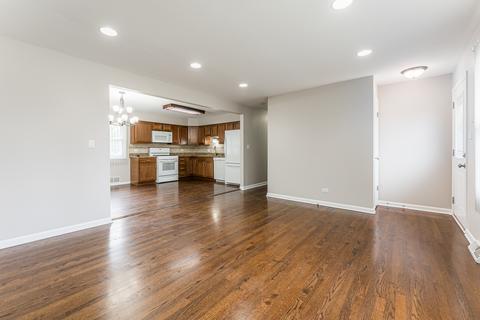 845 N Sumner St, Addison, IL 60101 photo 5