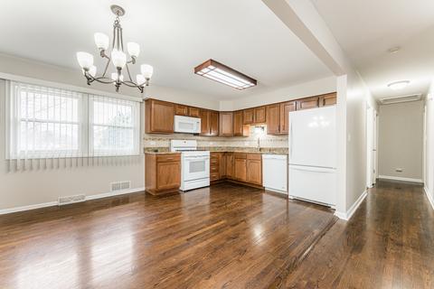 845 N Sumner St, Addison, IL 60101 photo 7
