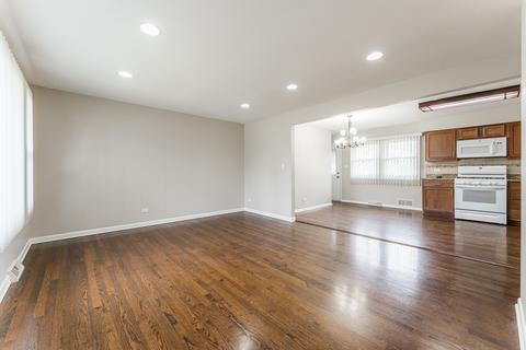 845 N Sumner St, Addison, IL 60101 photo 4