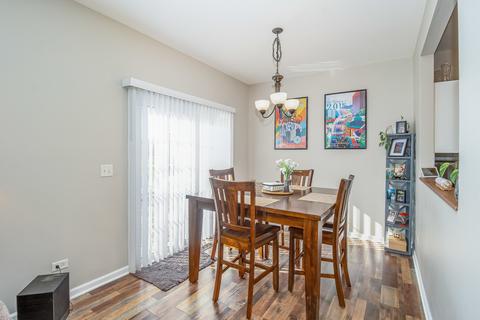 1118 Clover Dr, Minooka, IL 60447 photo 4