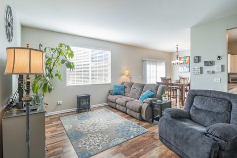 1118 Clover Dr, Minooka, IL 60447 photo 2