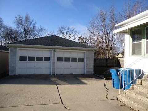 610 7th St, Peru, IL 61354 photo 3