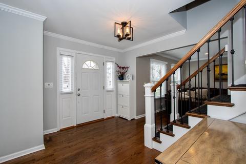 976 Greenview Ave, Des Plaines, IL 60016 photo 3