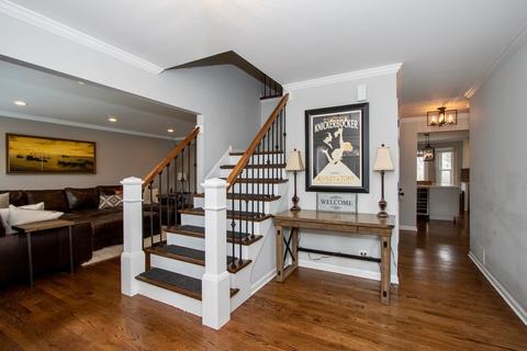 976 Greenview Ave, Des Plaines, IL 60016 photo 4