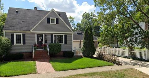 1718 E Illinois St, Wheaton, IL 60187 photo 1