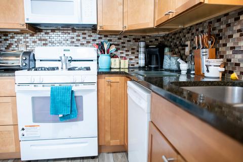 1062 Hecker Dr, Elgin, IL 60120 photo 7