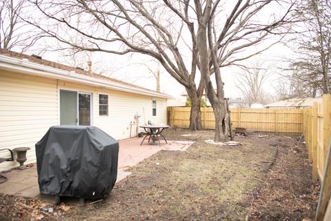 1062 Hecker Dr, Elgin, IL 60120 photo 15