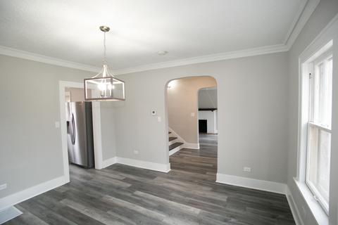 459 Oak Ave, Aurora, IL 60506 photo 10