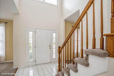 1435 Falcon Ln, Hoffman Estates, IL 60192 photo 4