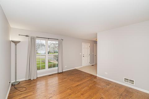1756 Lanyon Dr, Bartlett, IL 60103 photo 3