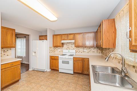 1756 Lanyon Dr, Bartlett, IL 60103 photo 10