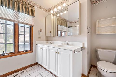 3811 Bobwhite Ln, Rolling Meadows, IL 60008 photo 11