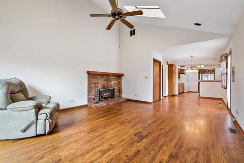 3811 Bobwhite Ln, Rolling Meadows, IL 60008 photo 9