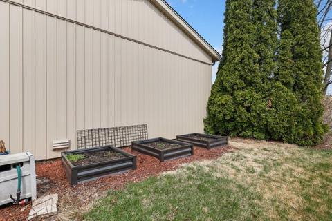 843 Kings Point Dr E, Addison, IL 60101 photo 32