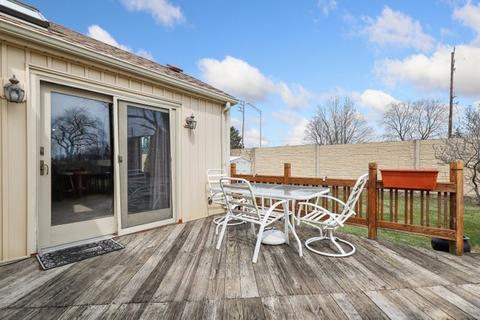 843 Kings Point Dr E, Addison, IL 60101 photo 27