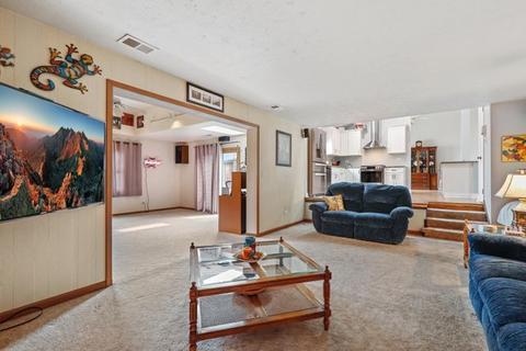 843 Kings Point Dr E, Addison, IL 60101 photo 19