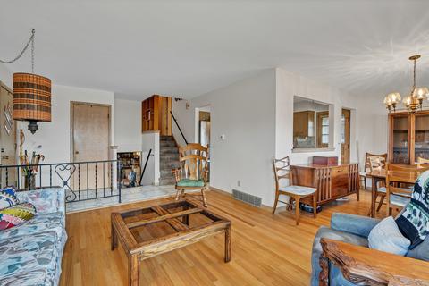 2201 Pine St, Des Plaines, IL 60018 photo 7