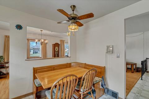 2201 Pine St, Des Plaines, IL 60018 photo 11