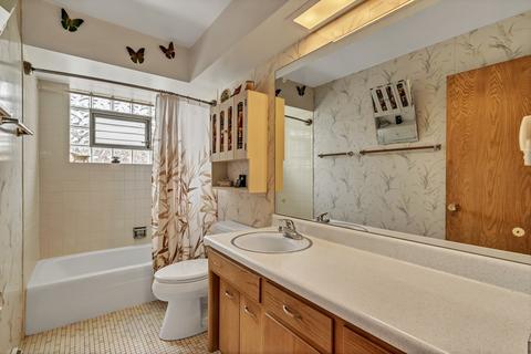 2201 Pine St, Des Plaines, IL 60018 photo 12