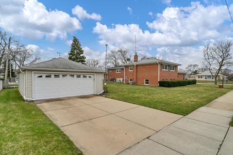 2201 Pine St, Des Plaines, IL 60018 photo 4