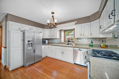 5 N430 Robin Ln, Wayne, IL 60184 photo 9