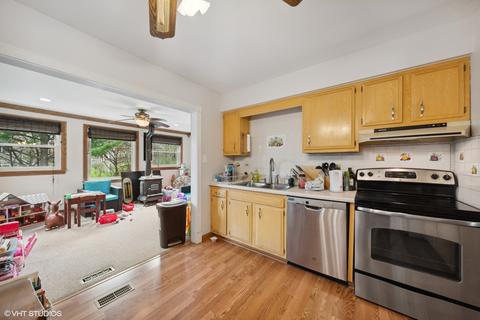 1040 Windsor Dr, Wheaton, IL 60189 photo 8