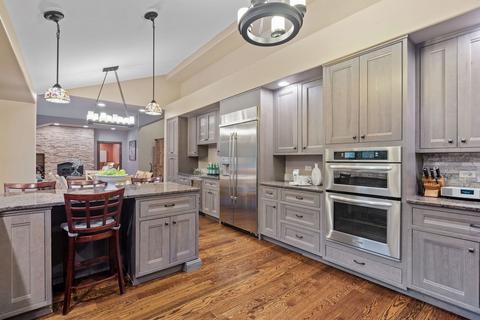 2 S266 Madison St, Wheaton, IL 60189 photo 3