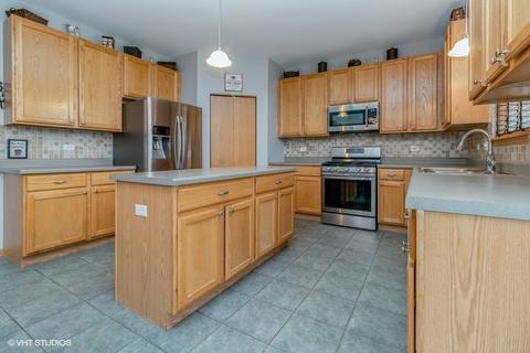 2105 Heatherstone Ct, Plainfield, IL 60586 photo 4