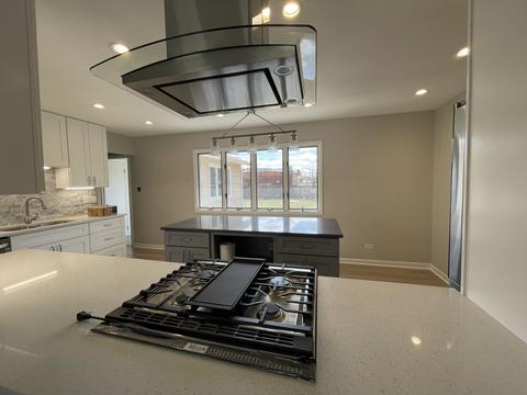 565 Amherst Ln, Hoffman Estates, IL 60169 photo 7