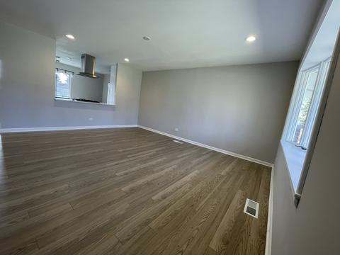 565 Amherst Ln, Hoffman Estates, IL 60169 photo 4