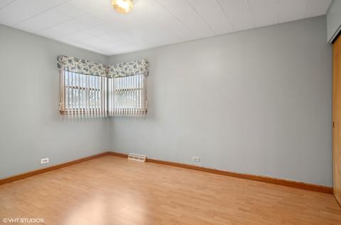 881 Madelyn Dr, Des Plaines, IL 60016 photo 8