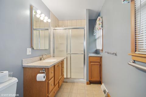 881 Madelyn Dr, Des Plaines, IL 60016 photo 7