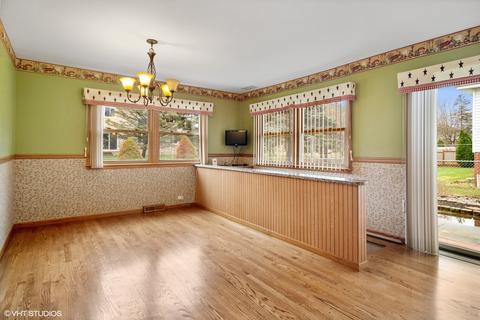 881 Madelyn Dr, Des Plaines, IL 60016 photo 5