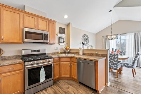 3361 Cameron Dr, Elgin, IL 60124 photo 15