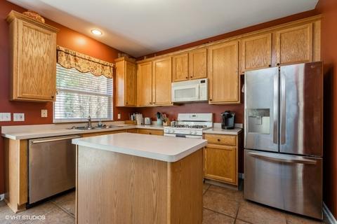 2713 Bay View Cir, Algonquin, IL 60102 photo 4
