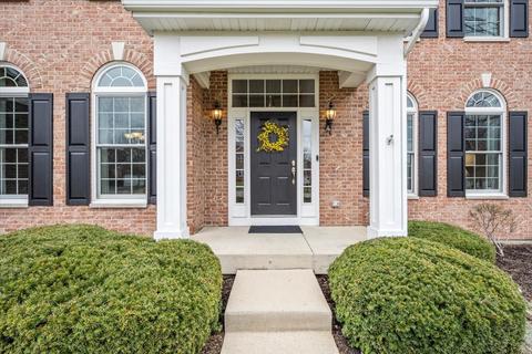 675 Biltmore Dr, Bartlett, IL 60103 photo 2