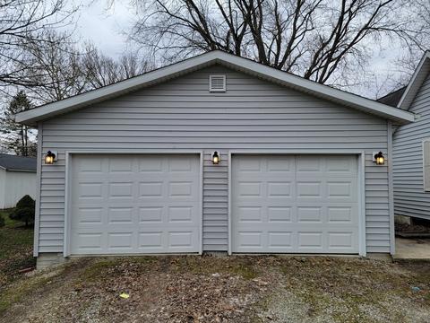 133 E Sprague St, Bement, IL 61813 photo 2
