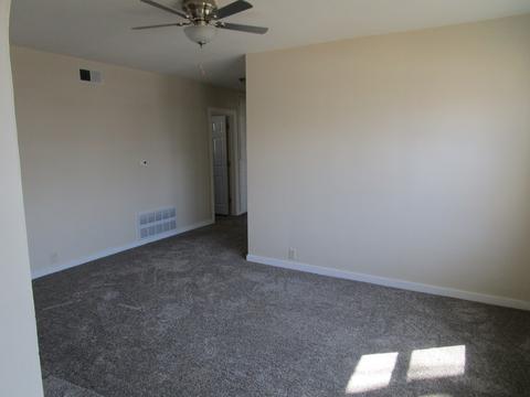 602 Dewey St, Harvard, IL 60033 photo 4