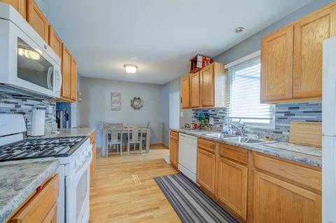 7137 S Octavia Ave, Bridgeview, IL 60455 photo 4